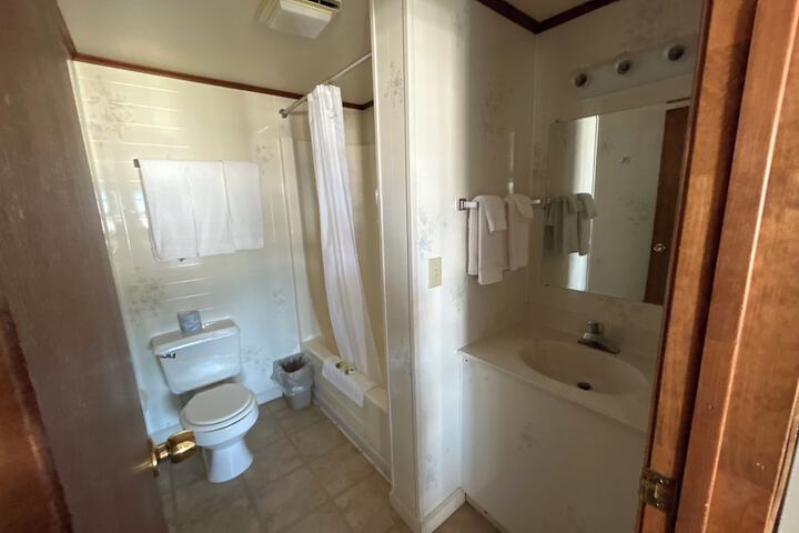 Single Room Balcony City View Upper Level Stairs Only (3 of 10)
