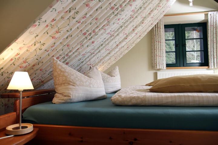 Room 6 of 44