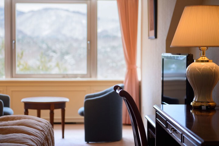 Room 20 of 102