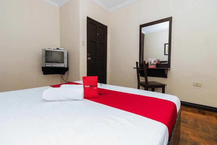 Room 3 of 25