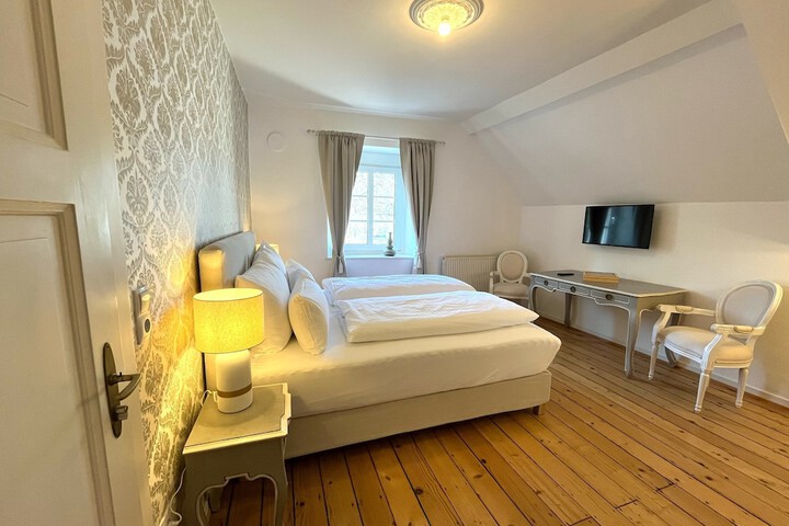 Room 14 of 30