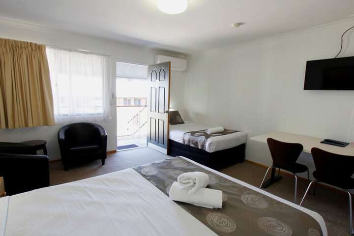 Room 42 of 60