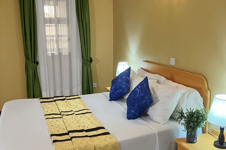 Room 16 of 37