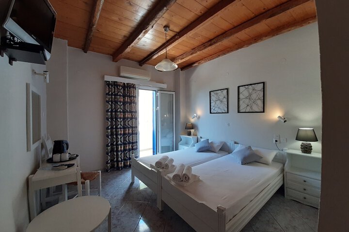 Room 6 of 14