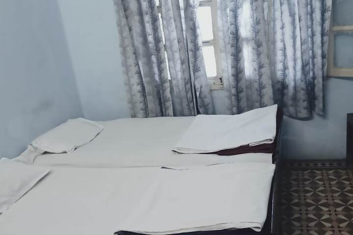 Room 3 of 13