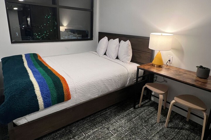 Room 14 of 66