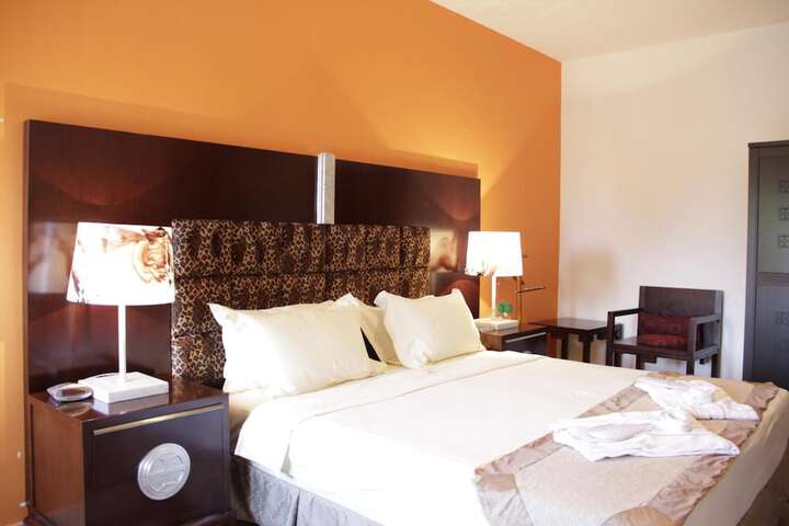 Room 18 of 42