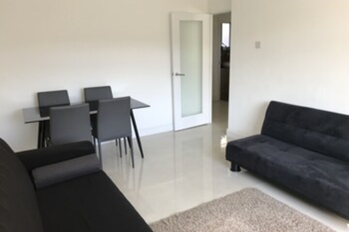 Room 7 of 8
