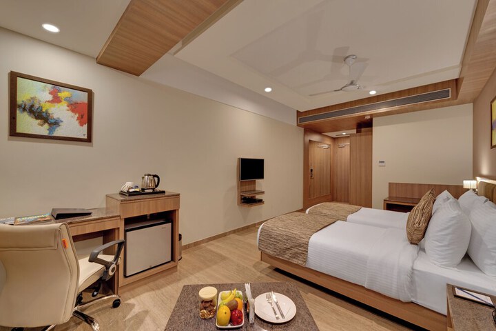 Room 11 of 22