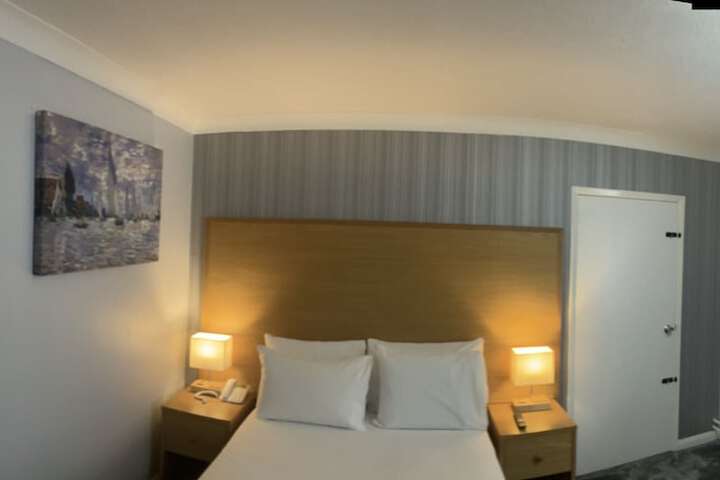 Room 7 of 56