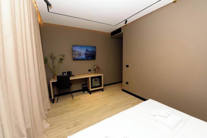 Room 15 of 50