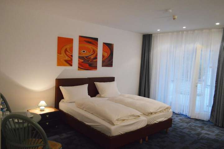 Room 11 of 29