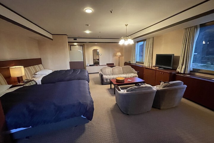 Room 21 of 105