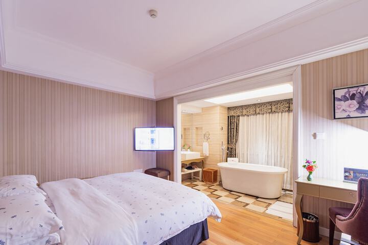 Room 13 of 51