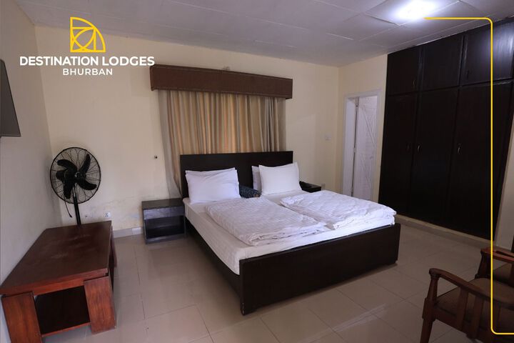 Room 5 of 6