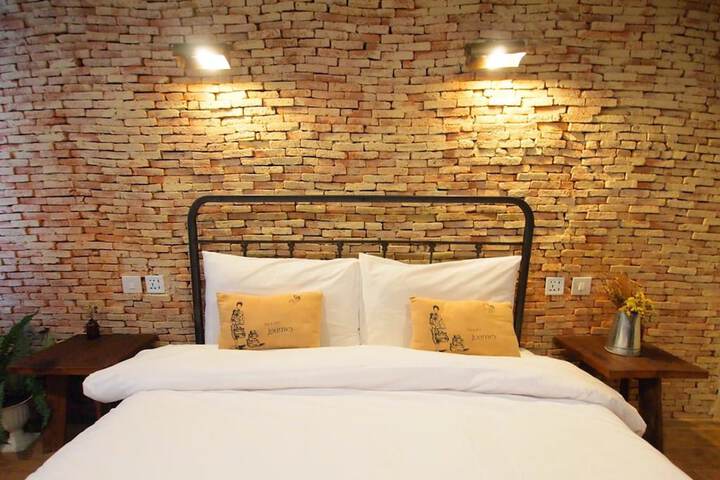 Room 19 of 39