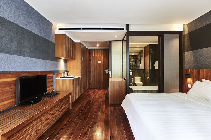 Room 30 of 90