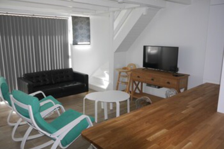 Room 13 of 33