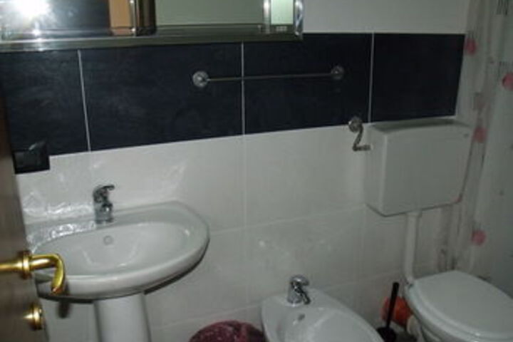 Room 4 of 56