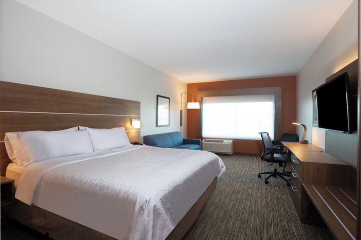 1 King Bed (1 of 29)
