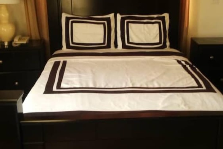 Room 5 of 18