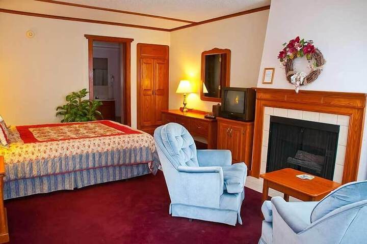 Room 4 of 15