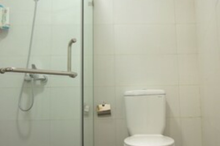 Room 4 of 24