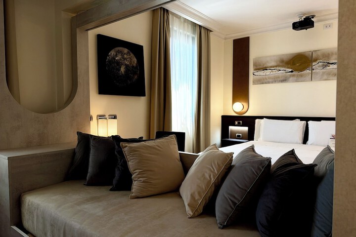 Room 55 of 185