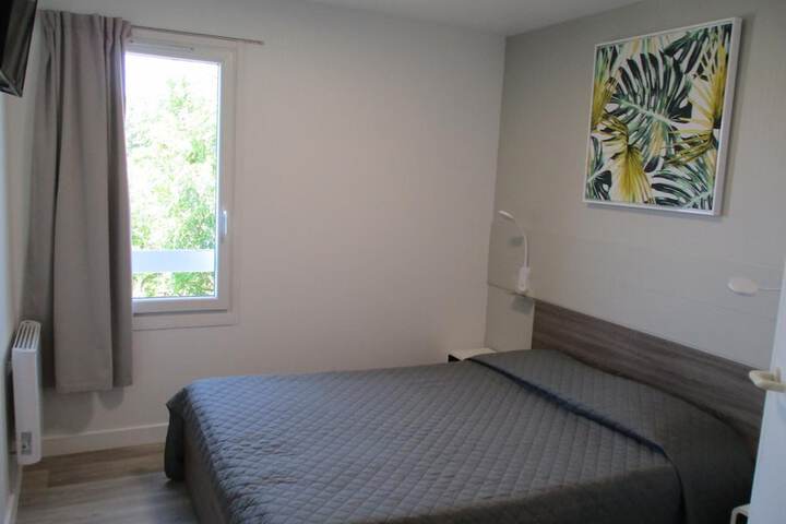 Room 9 of 49