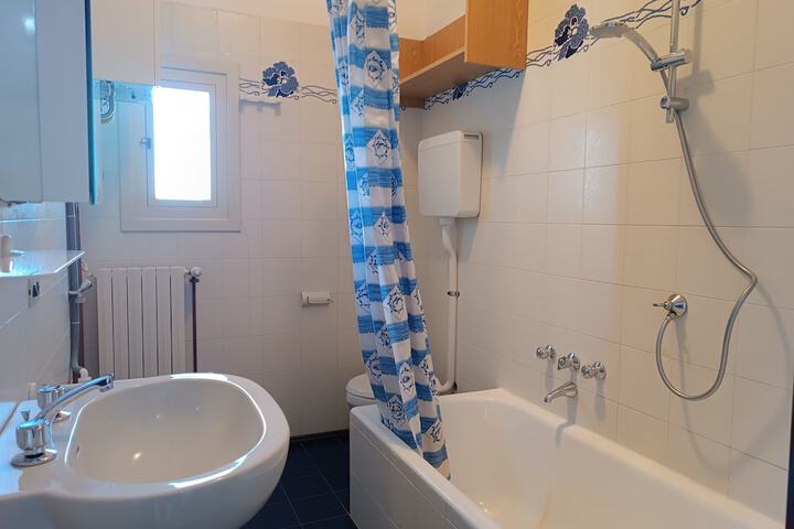 Room 15 of 24