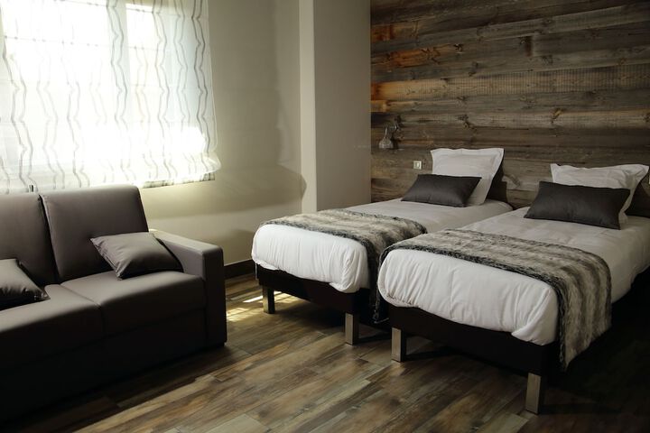 Room 6 of 38