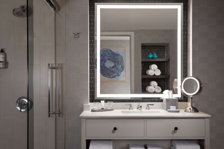 Room 47 of 99