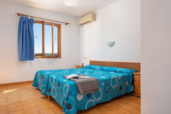 Room 5 of 34