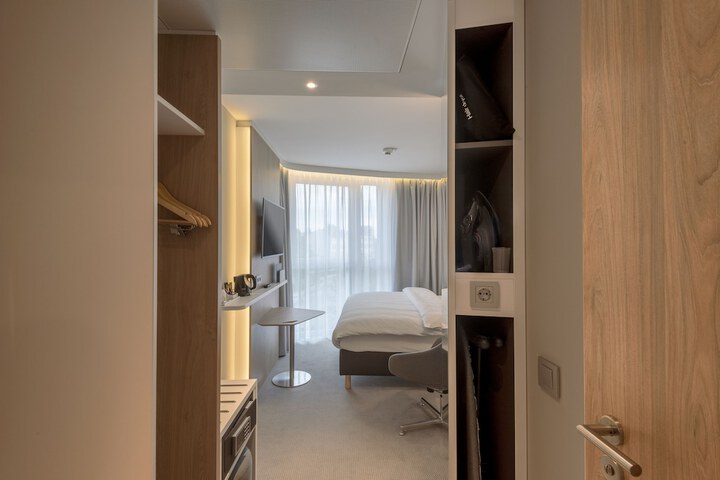 Room 12 of 88