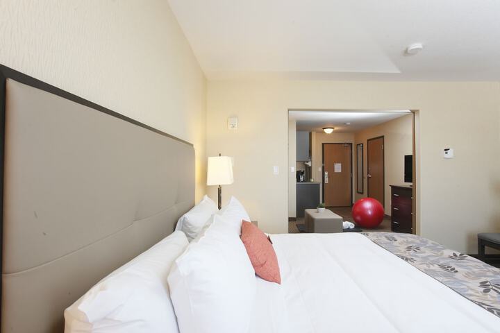 Room 8 of 42
