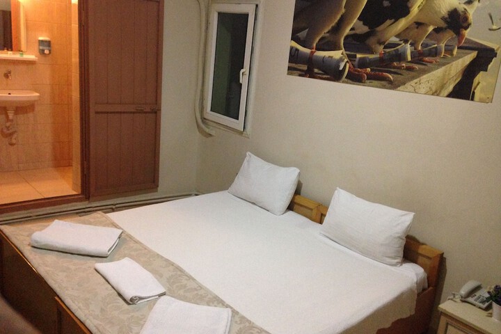 Room 15 of 35