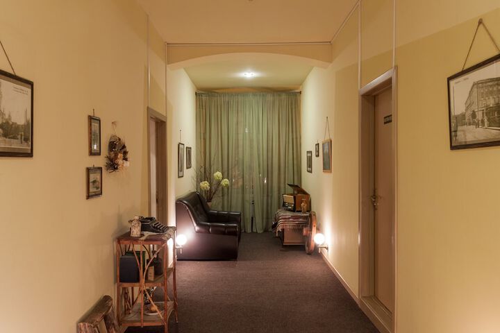 Ballroom/Hall 21 of 28