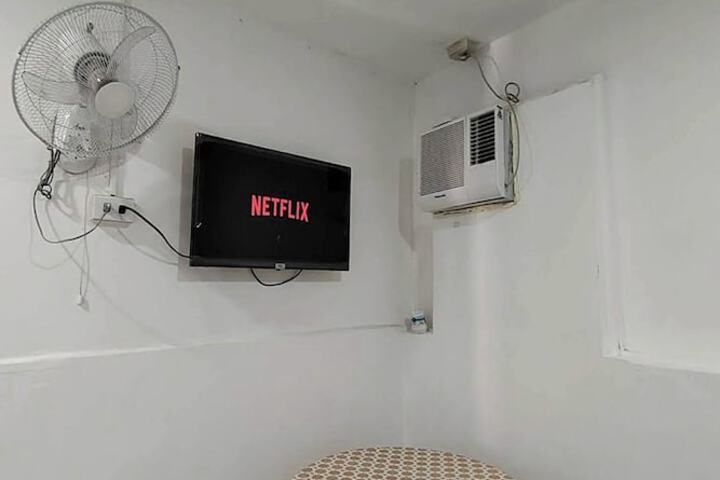 Room 17 of 28