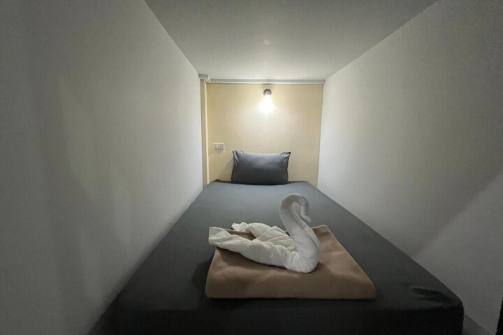 Room 19 of 39