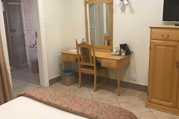 Room 2 of 17