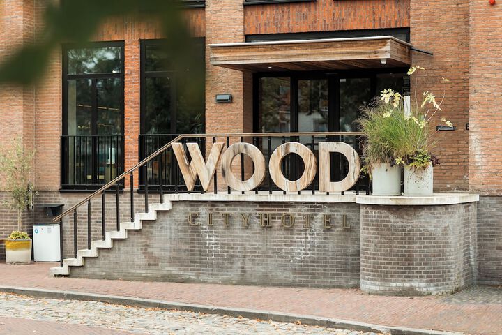 Exterior of Cityhotel Wood