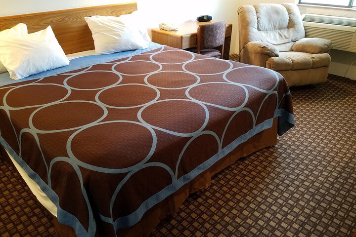 Room 6 of 26