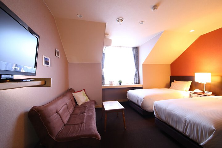 Room 5 of 40