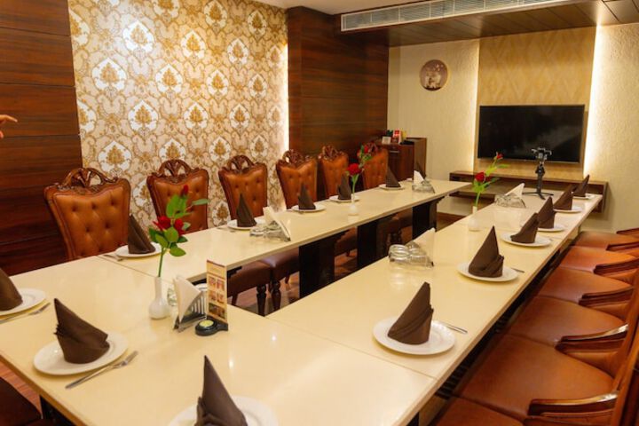 Dining 30 of 74