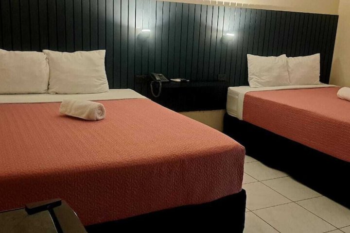 Room 3 of 34