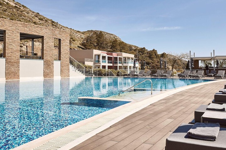 Pool 48 of 125