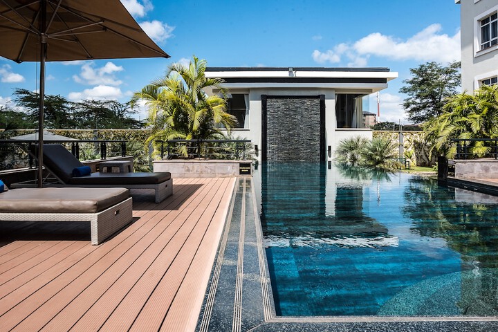 Hotel Pool