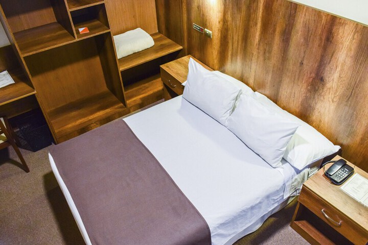 Room 5 of 33