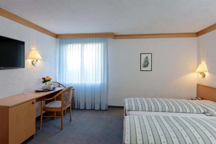 Room 5 of 45