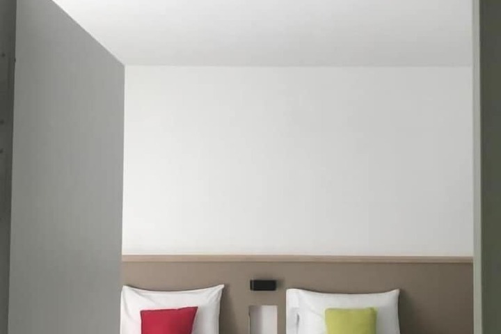 Room 13 of 54
